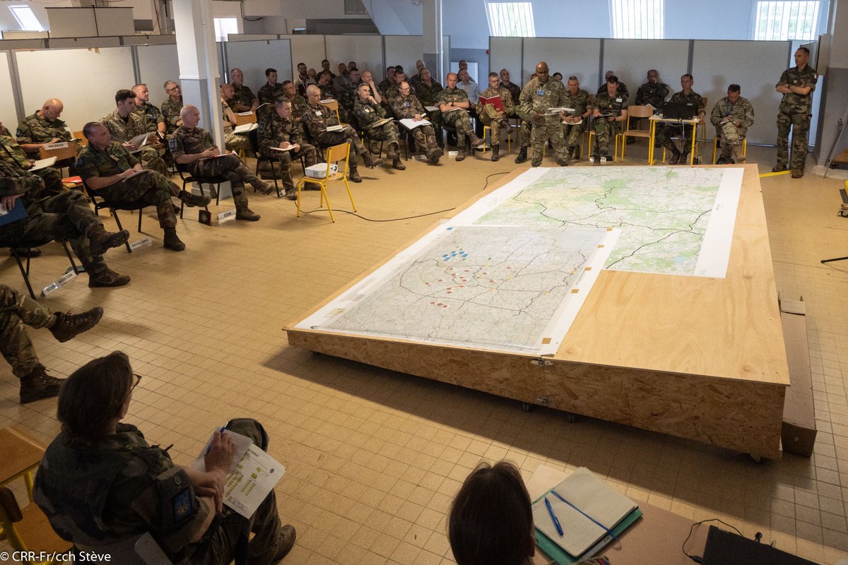 🎯New step for Citadel Bonus 23 exercise
The #mission analysis for the forthcoming exercise Citadel Bonus was presented on 31 May to LG Gaulin, commander of @RRCFrance 
#missionanalysis #PrépaOps #MILITARY #cibo23