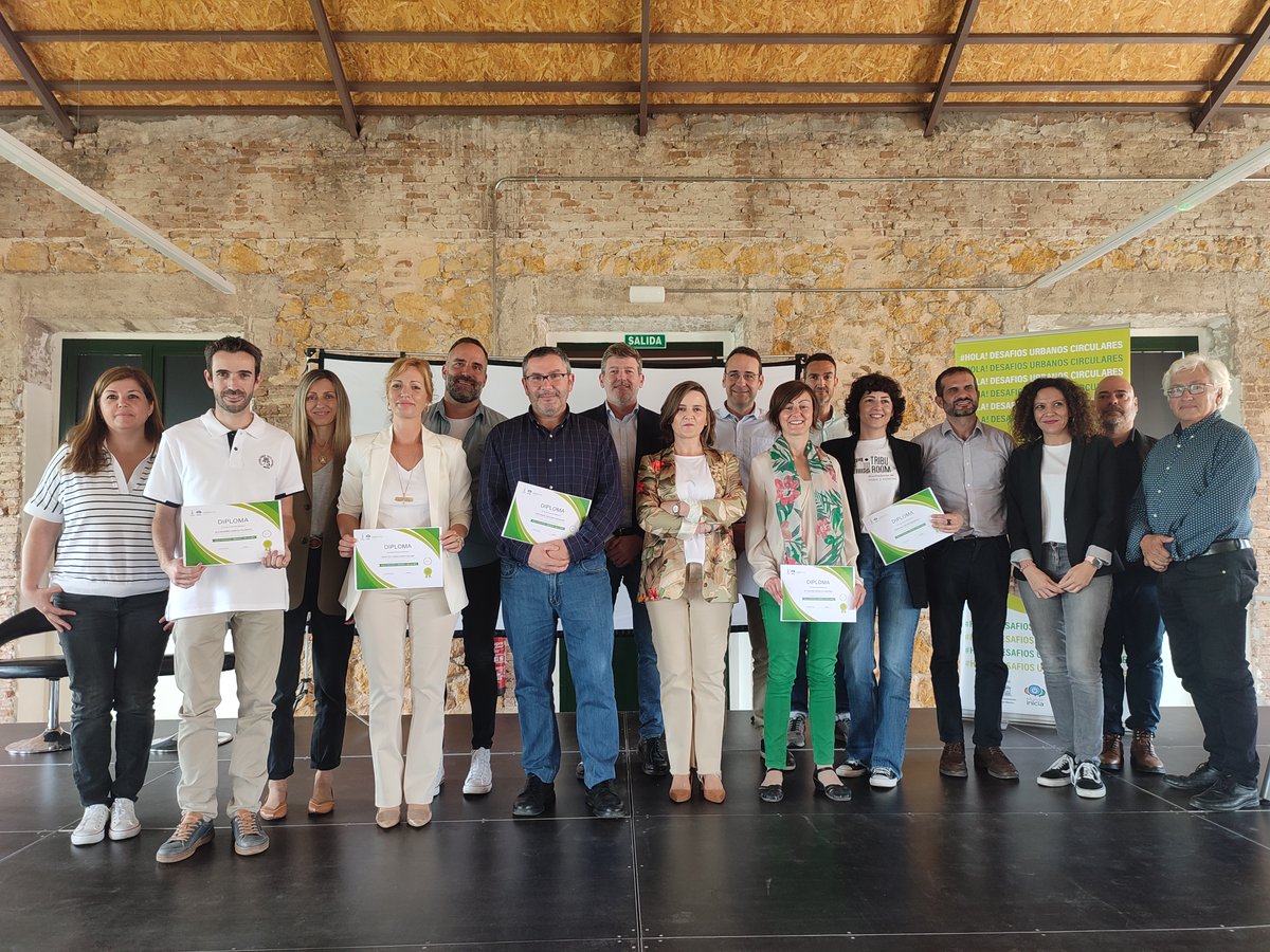 CETENMA's tweet photo. Tras un camino de esfuerzo y trabajo finalizamos la FASE 3 DEFIENDE! de #HDUC♻️

GRACIAS a los 7 finalistas por compartir cada una de sus ideas con todos nosotros👏

También agradecer a los miembros del jurado👩‍⚖️ que nos acompañaron en esta fase.

🏆¡Nos vemos el 15/06! https://t.co/VaiNTn3J2U