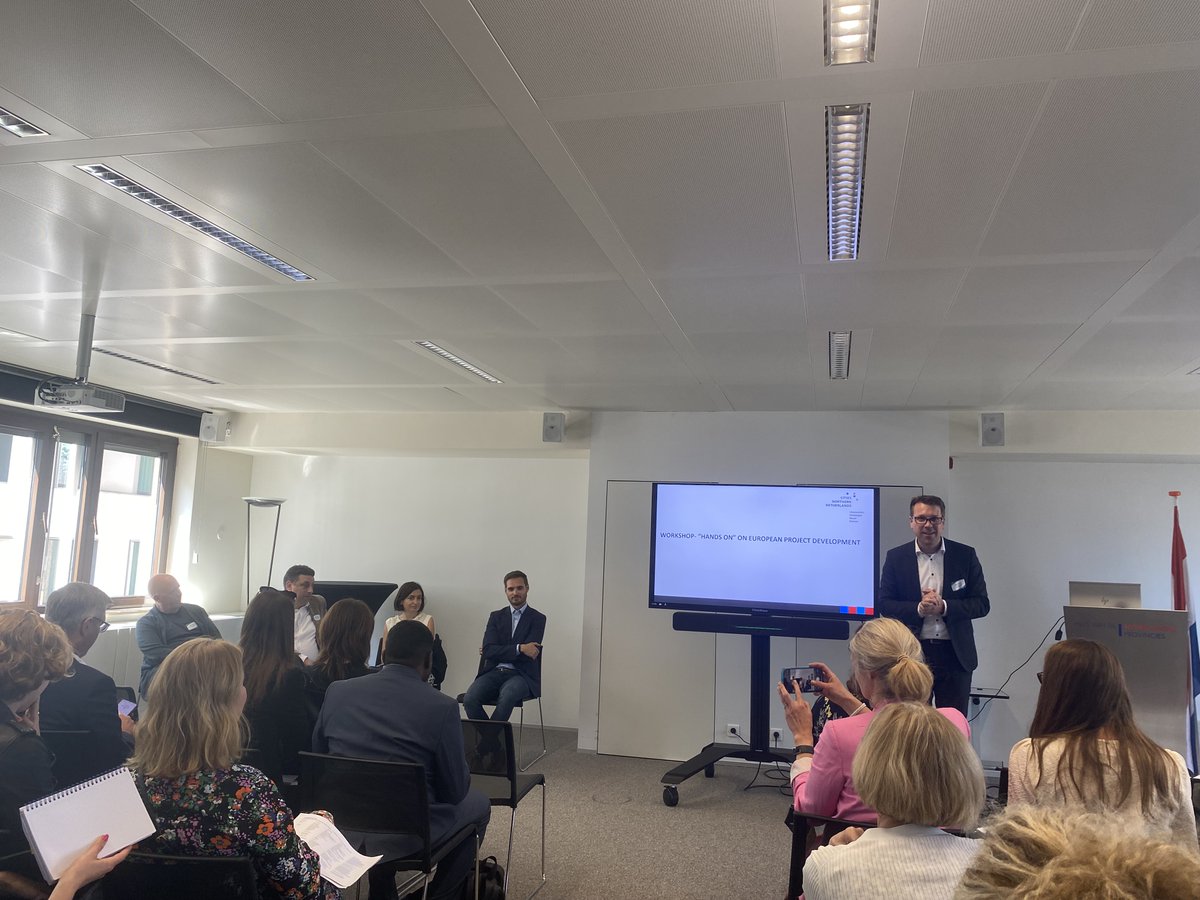 ERRINNetwork's tweet photo. This week, @RyanGTitley moderated a workshop at the Innovative Small and Medium Sized Cities event co-organised by seven #ERRINmembers.
This collaboration is the untold success story of our network: it is all about building relationships🤝 

#CitiesNorthernNetherlands #Thuringen https://t.co/JFLPlQ3Bsp