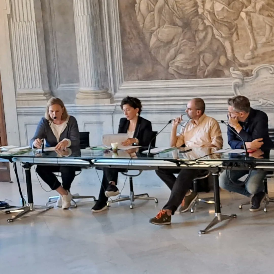 danifre1's tweet photo. La partecipazione dei lavoratori alle scelte strategiche delle imprese deve essere estesa e rilanciata a beneficio del lavoro, delle imprese, dei territori come pilastro strategico dell'economia sociale. Con Enrico Bassani, Sindaco @matteolepore, Rosa Grimaldi e Stefano Zamagni. https://t.co/3lv3zyEVq5