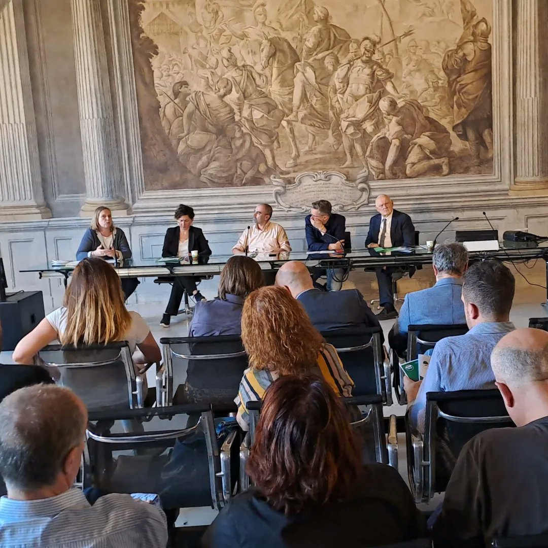 danifre1's tweet photo. La partecipazione dei lavoratori alle scelte strategiche delle imprese deve essere estesa e rilanciata a beneficio del lavoro, delle imprese, dei territori come pilastro strategico dell'economia sociale. Con Enrico Bassani, Sindaco @matteolepore, Rosa Grimaldi e Stefano Zamagni. https://t.co/3lv3zyEVq5
