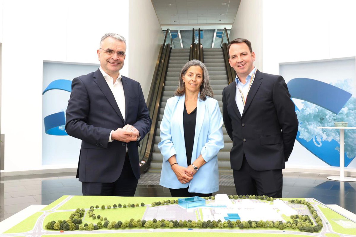Pfizer Ireland (@pfizer_ireland) on Twitter photo Thank-you <a href="/daracalleary/">Dara Calleary</a> for visiting our Grange castle site. The Minister toured the site & he is pictured here alongside a 3D model of our new facility, which we announced in December, along with our Country Manager Deb Mangone & Grange Castle Site Lead Marius McNicholas. Thank-you <a href="/daracalleary/">Dara Calleary</a> for visiting our Grange castle site. The Minister toured the site & he is pictured here alongside a 3D model of our new facility, which we announced in December, along with our Country Manager Deb Mangone & Grange Castle Site Lead Marius McNicholas.