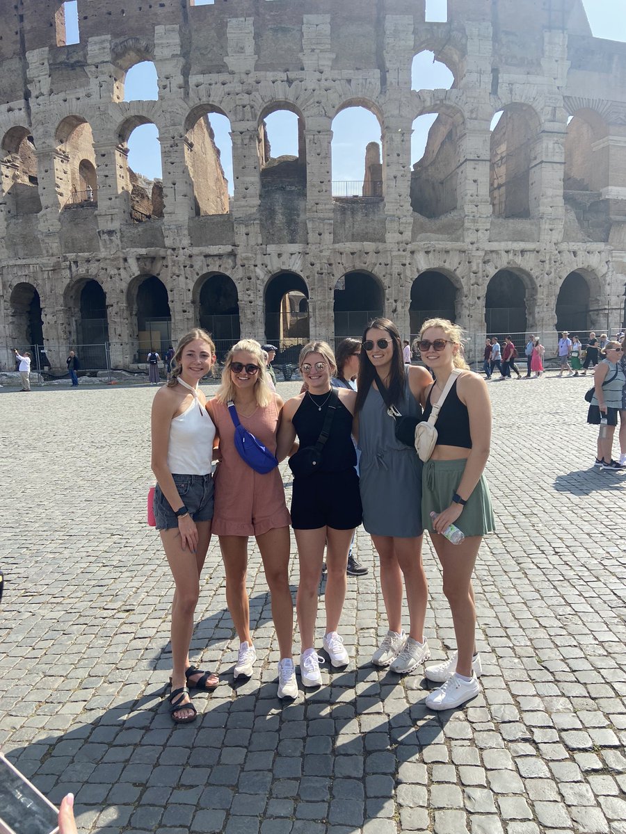 Having a great time in Roma!@WartburgWBBALL #GoKnights