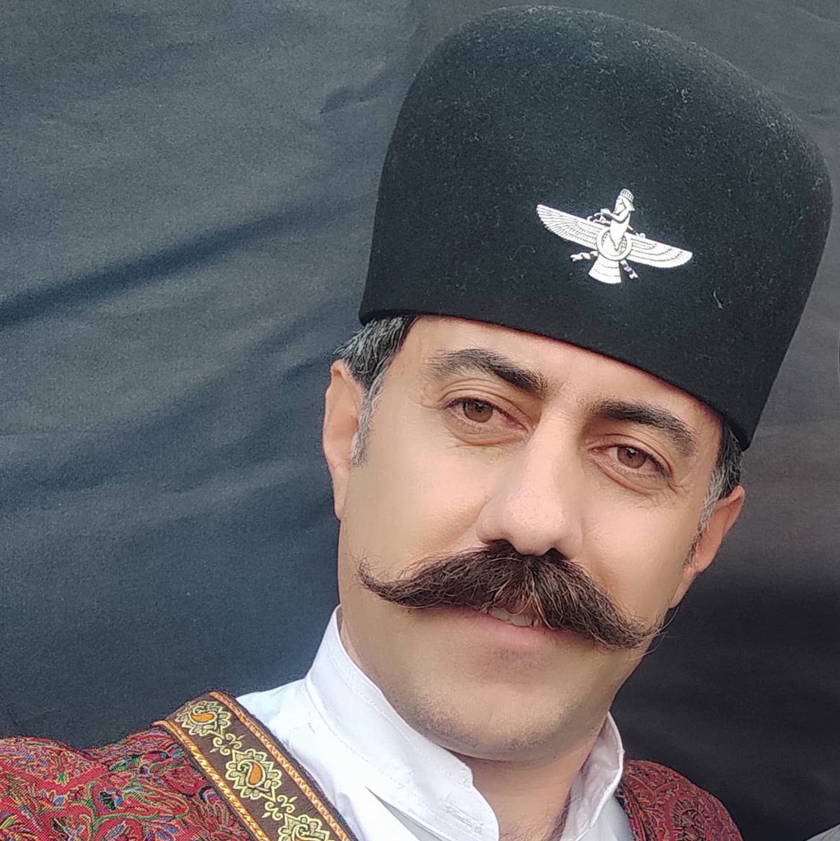 اگر می خواهی #شخصیت واقعی یک #انسان را بشناسی 
به حرفهای دیگران که درباره او می زنند توجه نکن
ببین او درباره دیگران چطور صحبت می کند✅