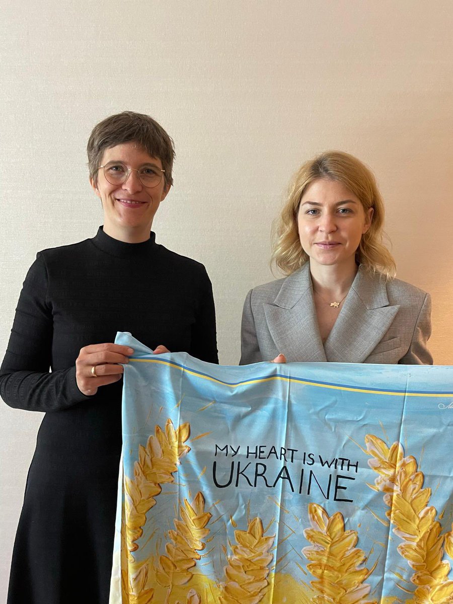On the #GLOBSEC2023 sidelines discussed w/@AnnaLuehrmann
🇩🇪 🇺🇦cooperation for strengthening Ukraine's institutional capacity that will bring us to 🇪🇺membership. 

Grateful for your personal contribution
I know that Your heart is with Ukraine 💛💙 and really value it