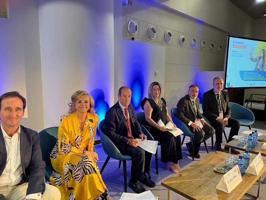 ➡ Andalucía trabaja en la evaluación y actualización del Plan de Atención a las Personas con Dolor

✅ Salud y Consumo ha recordado que los médicos de Atención Primaria podrán derivar pacientes directamente a las Unidades del Dolor opgob.es/8b4qf2