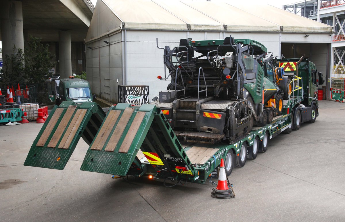 Another photo for you this morning of one of Conway's new 4 axle Andover trailers for the full story visit andovertrailers.co.uk/fm-conway-bols…

#ThisMorning #Roads #Lowloaders #TrucksandTrailers <a href="/FMConwayltd/">FM Conway</a>