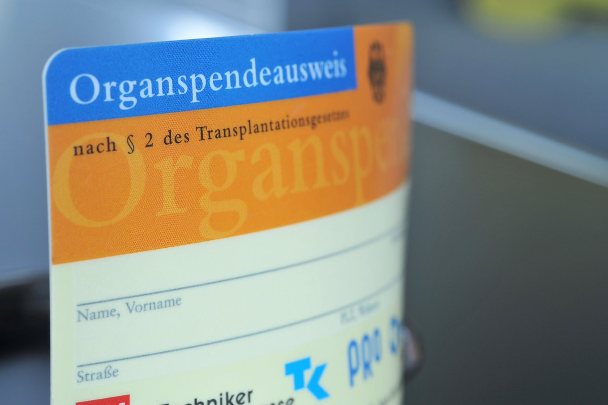 Deutsche Gesellschaft für Kardiologie (@dgk_org) on Twitter photo Zu wenig Spenderherzen: Die <a href="/DGK_org/">Deutsche Gesellschaft für Kardiologie</a> und die <a href="/TCSurgeon/">The Thoracic and Cardiovascular Surgeon</a> (Deutschen Gesellschaft für Thorax-, Herz- und Gefäßchirurgie (DGTHG) setzen sich für die Widerspruchslösung ein: herzmedizin.de/fuer-patienten… Zu wenig Spenderherzen: Die <a href="/DGK_org/">Deutsche Gesellschaft für Kardiologie</a> und die <a href="/TCSurgeon/">The Thoracic and Cardiovascular Surgeon</a> (Deutschen Gesellschaft für Thorax-, Herz- und Gefäßchirurgie (DGTHG) setzen sich für die Widerspruchslösung ein: herzmedizin.de/fuer-patienten…