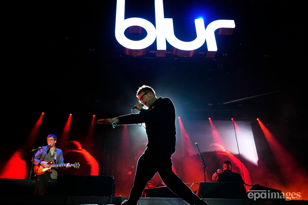 The singer of the British band Blur, Damon Alban performs during a concert as part of the Primavera Sound Music Festival held in Barcelona, Spain, 01 June 2023.  
📸 EPA / EFE / Alejandro Garcia

#epaimages