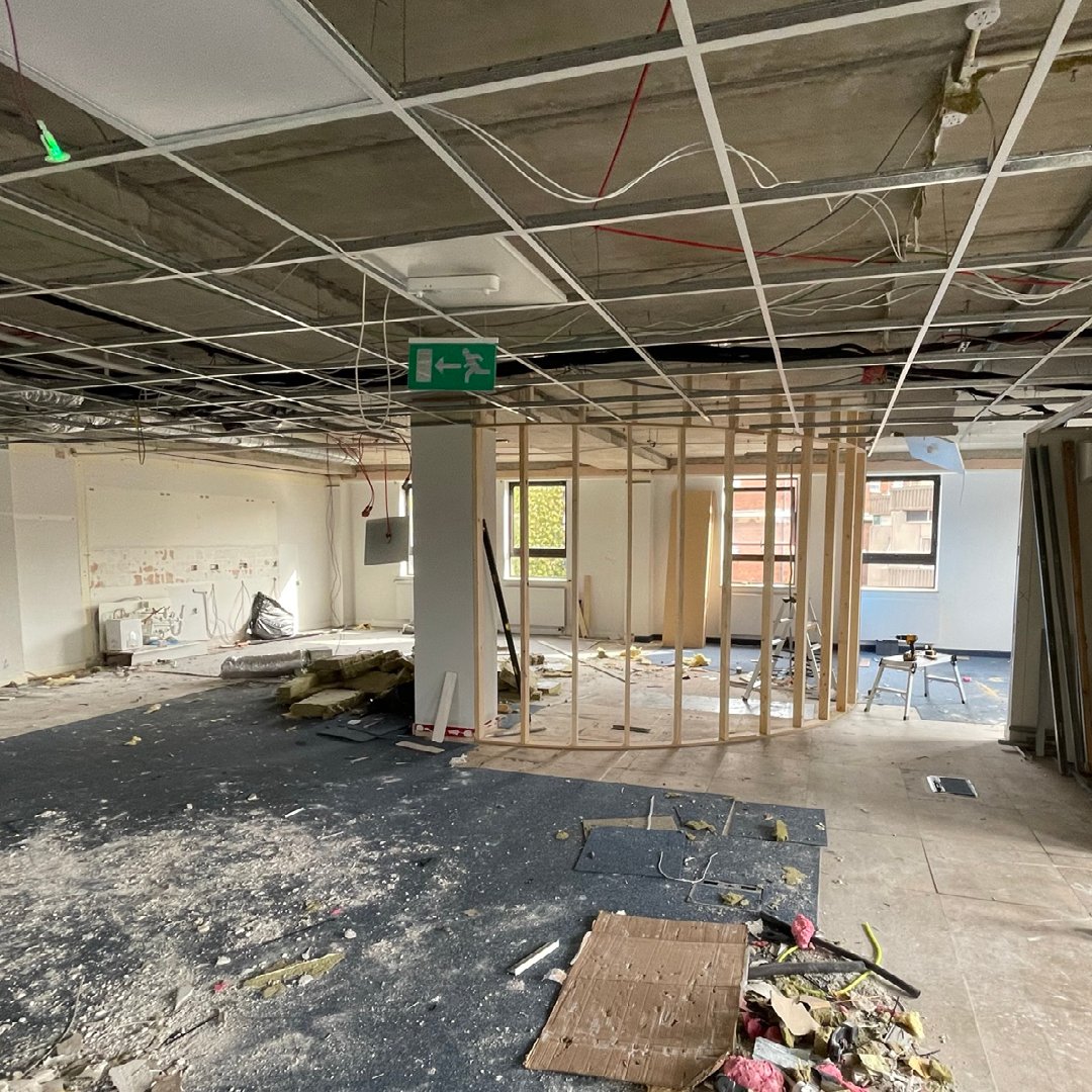 EganReid's tweet photo. Our Highbank House project for @Orbit_UK was no mean feat. Our Cat A+ refurbishment of the third floor meant overhauling and replacing every aspect of the 4,500 sq. ft. #Stockport space. Here's what it looked like before and during the transformation: https://t.co/xznCy7htoA https://t.co/CDmSOcYRrV