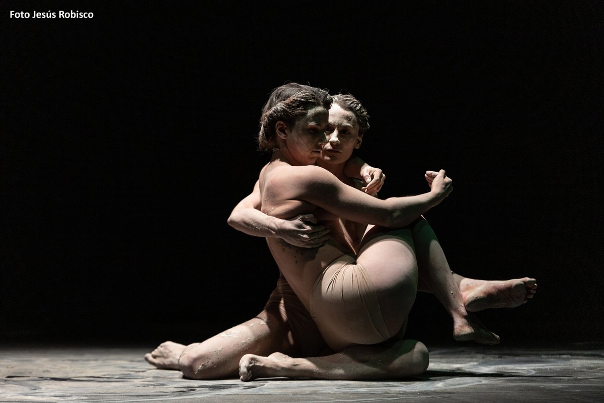 TeatroPradillo's tweet photo. Abrazo
<Nerea Martínez>
Dentro del 38º Festival Madrid en Danza

En el escenario, un dúo de dos mujeres arropadas por un paisaje sonoro que las acompaña en el viaje que emprenden. 

M6 de junio 20:00 H.
Entradas https://t.co/DuTGMup02r

@madridendanza https://t.co/h47nkZGcX4