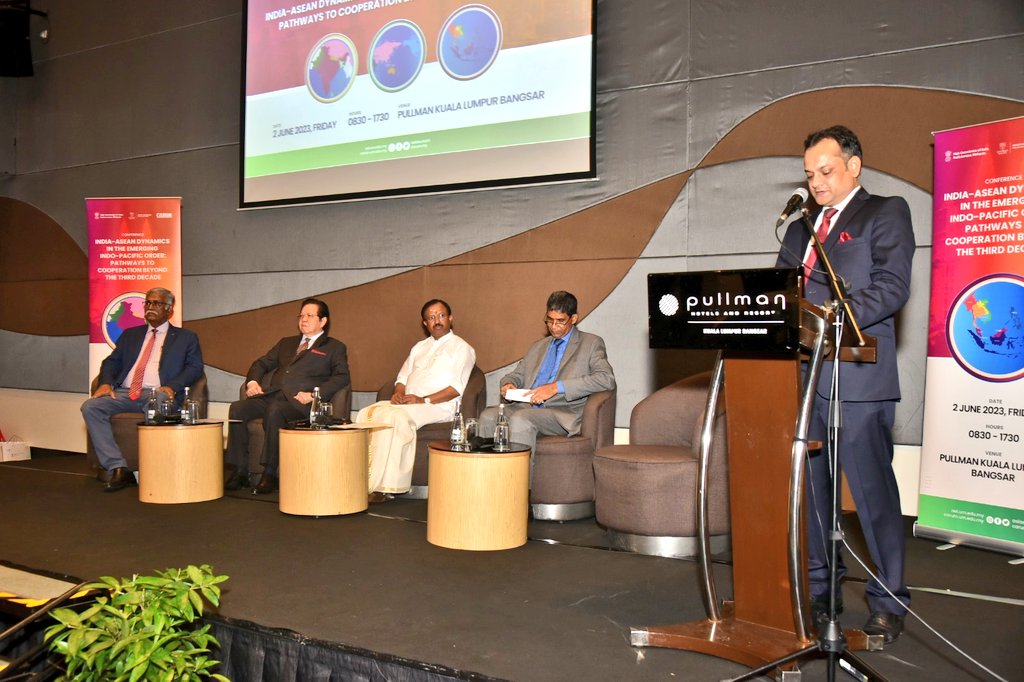 UltimatumArmada's tweet photo. MoS for External Affairs  @MOS_MEA delivered Key Note address at International Conference on Indo-Pacific organised by @carum_my, @AsiaEuroUM &amp; @hcikl &amp; shared his thoughts on the need for a free, open, inclusive, peaceful &amp; prosperous Indo-Pacific. https://t.co/sJSNllSXfg
