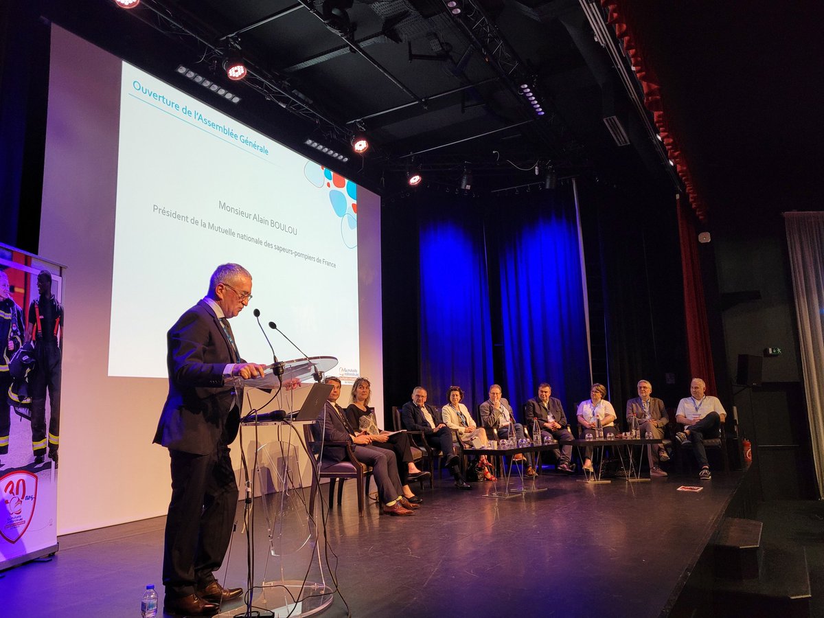 |ASSEMBLÉE GÉNÉRALE| Ouverture de l'AG de la MNSPF par son Président @boulou_a. Bilan 2022 et perspectives 2023/24 Accueil des administrateurs, délégués et partenaires. Présentation de l'ODJ par @Lapp_SG_MNSPF, Secrétaire Général de la MNSPF. 
#mutuelle 100% #pompiers #Pats