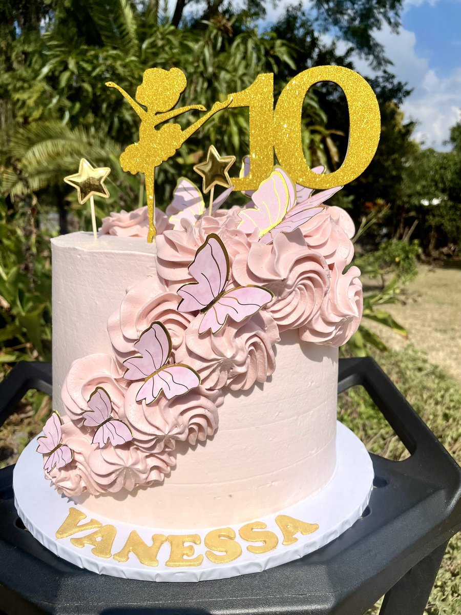DesignCakesTale's tweet photo. If eating cake is wrong, then I don’t want to be right.🙈😊

#designcakestalent #thatwarmfuzzyfeeling #party #patisserie #cakelover #zimbaker #hararebaker #cake #cakeswithbalerina #ballet #cakesforgirls #cakesforbalerina #pinkcakes #balerinathemedcakes
#pinkcakes #cakesforkids https://t.co/XKHfdLqTaH