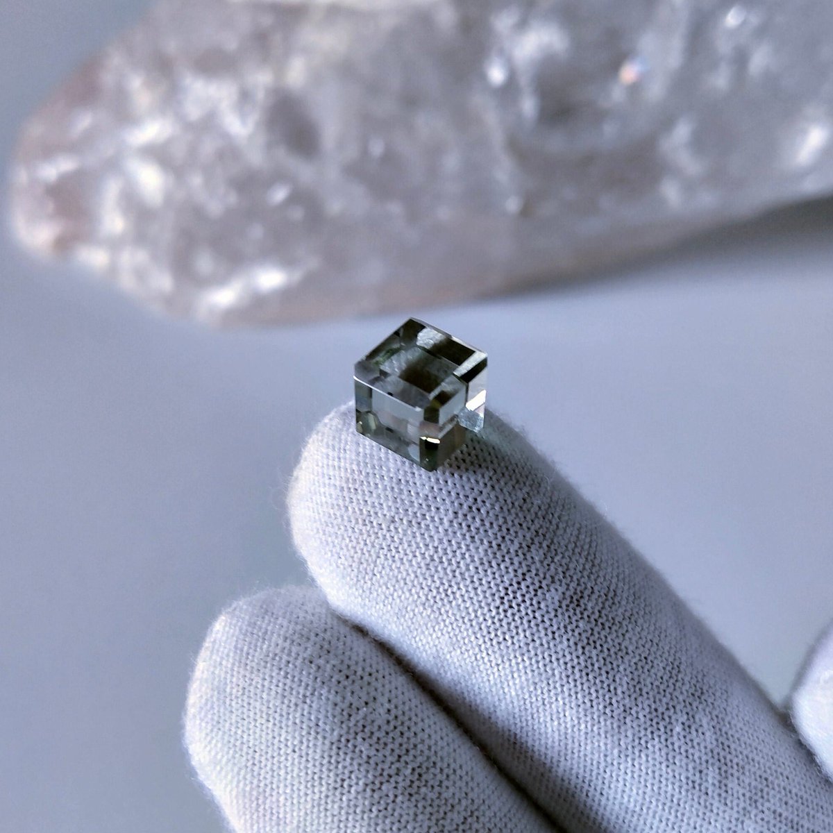 MantriSanju's tweet photo. Exited to share the latest addition to my etsy shop: Green Amethyst cube shape gem for fancy jewellery. 
#fancycutgemstone #cubecut #cubeshapegem #amethystcube #uniquegem #gemstoneloose #fathersdaygift #DiabloIV #Crypto #PrideMonth #Bitcoin #etsystore https://t.co/i3sn778Ocz https://t.co/33rzc4d4Xx