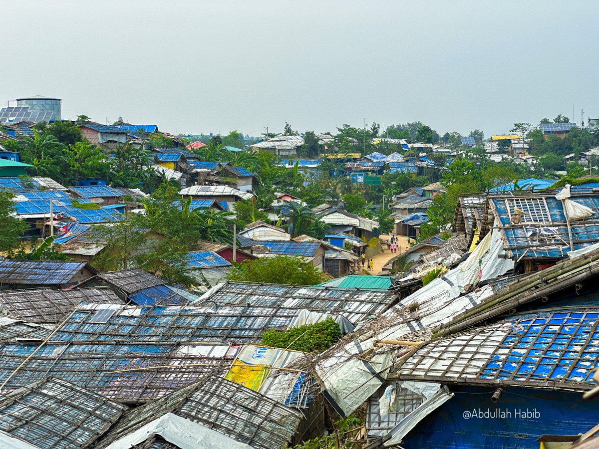 Abdulla_AH7's tweet photo. 2/2
At the peak of each photos, the range of mountains are located in #Arakan like they are standing since decades to welcome and huge tightly as they might be missing us they we do.
#rohingyalife #landscapephotography #rohingya_muslims #rohingyacrisis #documentaryphotography https://t.co/8JSQxs3zMR