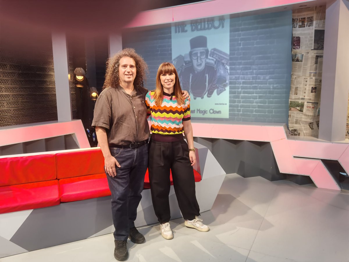 TaquillaLH's tweet photo. #CulturaLH Nou programa disponible!

📌 El cicle de teatre gestual inclusiu Gestviu tanca temporada amb el muntatge "The Bellboy" de @karlussoler . 

👉https://t.co/jJPmNuu95j https://t.co/IQfaKJUkuT