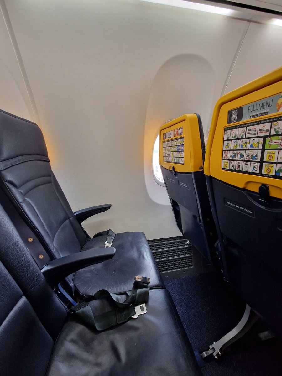 This isn't just any window seat. This is a <a href="/Ryanair/">Ryanair</a> window seat. Top. Drawer. Stuff.

#RyanAir #windowseat #economy