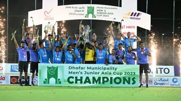 SDhawan25's tweet photo. Congratulations to the Indian Junior Men's #HockeyTeam for winning the most number of Men’s Hockey Junior Asia Cup Title. Thank you for making our nation proud. 🇮🇳 https://t.co/9JNZaZm1gH