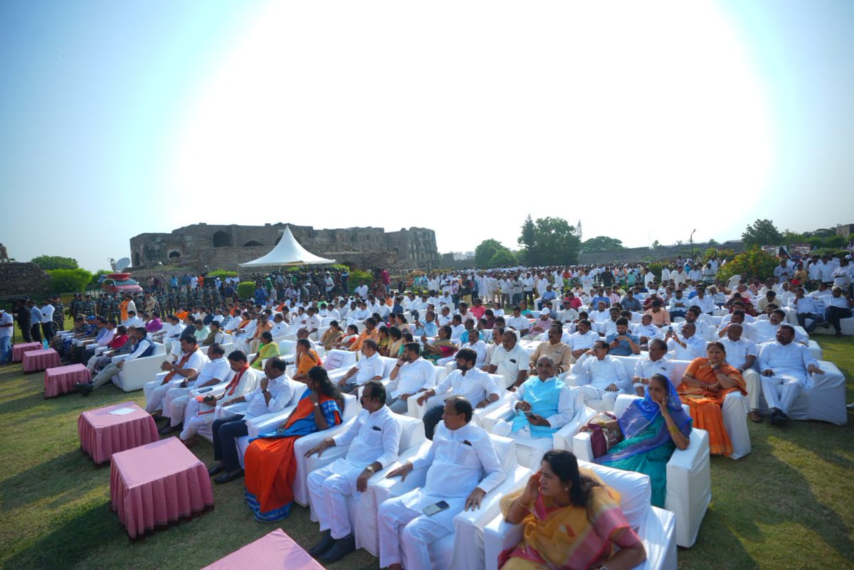 The 10th #TelanganaFormationDay celebrations being organised by @MinOfCultureGoI, Govt of India, started today with the spirit of #EkBharatShresthaBharat, reminiscing about the sacrifices that went behind and the vision for a Telangana State at #Golconda Fort, in Hyderabad.