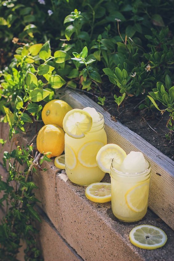 A bit of lemon juice to celebrate the weekend?
Happy Friday!
hotelcalbisbe.com
#calbisbehotel #vacaciones #travelling #vacancy #hotelroom #hotelsuite #hotelpool #Travelgram #travel #tourist #tourism #trip #vacation #holiday  #traveler #travelspain #Soller #Mallorca