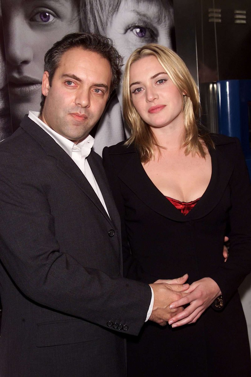 Kate Winslet e Sam Mendes si sono frequentati per 1 anno e 7 mesi. (ottobre 2001-24 maggio 2003) il 24 maggio 2003 si sono sposati.
Dopo 7 anni e 4 mesi, ad ottobre 2010 hanno divorziati.
Lei aveva 25 anni e lui 36.
Lei è alta 1,68cm e lui 1,78cm.=>