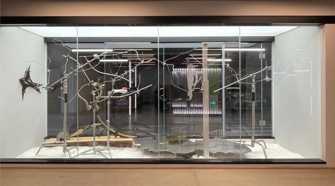 “#Jade and Bird” – an exhibition hosted by the #chinaacademyofart was recently held in #Hangzhou, featuring the profound jade culture of Liangzhu and delving into the interconnectedness between humans, nature, and history. #Art #University #CAAExhibition