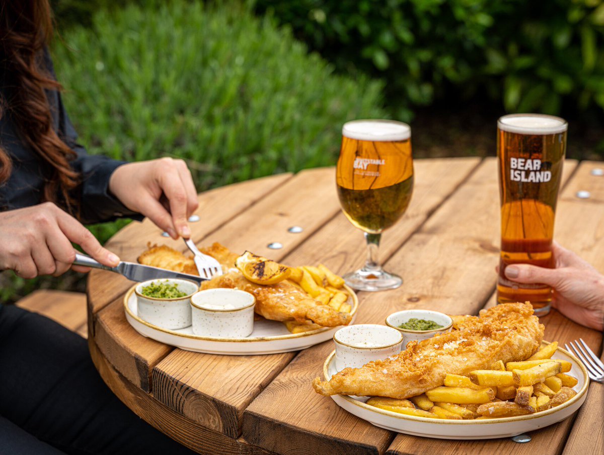 It’s National Fish & Chip Day! Enjoy our Whitstable Bay battered Haddock & chips with pea purée & tartare sauce with us from 12pm today.

#ShepherdNeame #Faversham #NationalFishandChipDay