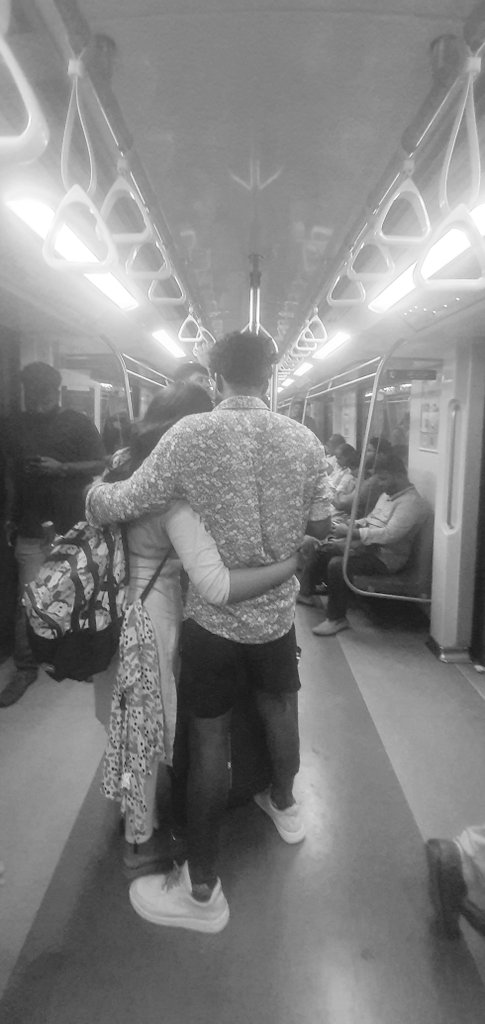 ' Metro kaadhal ' Saw this cute couples in metro #engeyumkaadhal