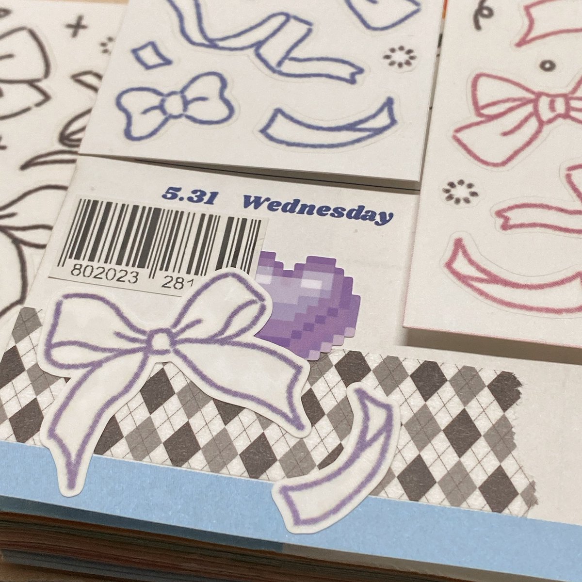 첫 손그림 스티커 잘 뽑혀서 자랑🎀💜🫧🖤