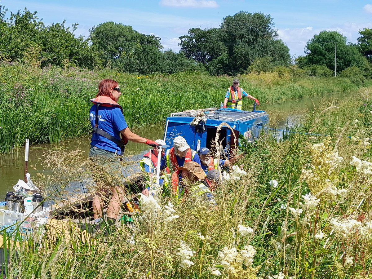 This #VolunteersWeek we’d like to say a HUGE thank you to our wonderful volunteers. Our waterways need many hands to help look after them, and these wonderful people assist in making them a positive place for local communities and wildlife to enjoy #VolunteerByWater