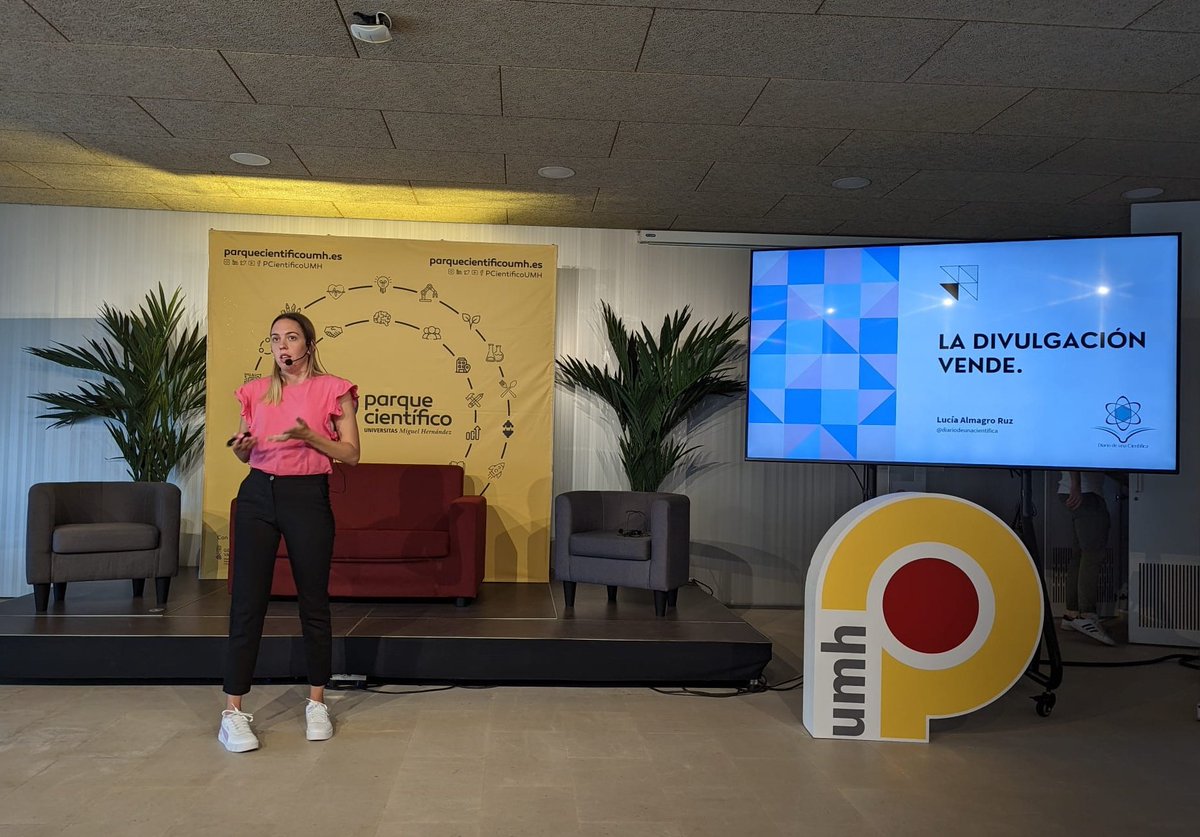 #DesayunosPCUMH | ➡️ LucíaAlmagro, <a href="/ddcientifica/">Diario de una científica</a>, es la última ponente de la jornada. ⏰️

¿Cómo funciona el #marketing dentro de la divulgación científica? 🤔