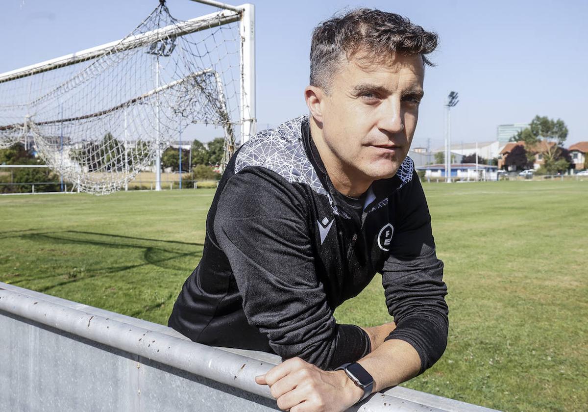 🚩Los asistentes, esos GRANDES olvidados del arbitraje...

🎩Este finde, en el Villarreal-Atlético, se retira una LEYENDA, D. Roberto Díaz Pérez del Palomar (Vitoria, 1976) 

🎖¿Queréis conocer su curriculum?

Dentro hilo⤵️