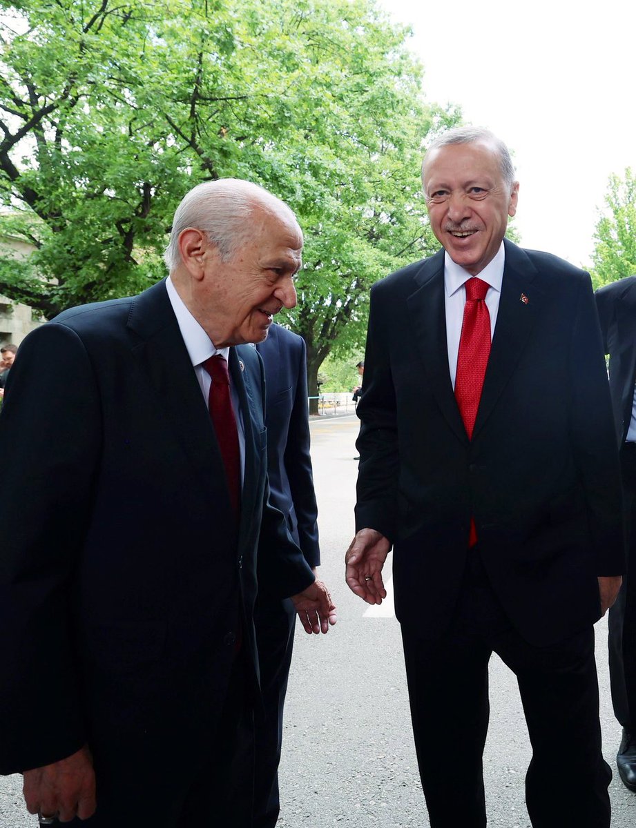 Birlikte iyi salladık ama Devlet bey:)

Osman Gökçek/Ağzına
HÜDA PAR/6 Euro/Nebati
Mustafa Şentop/İYİ Parti