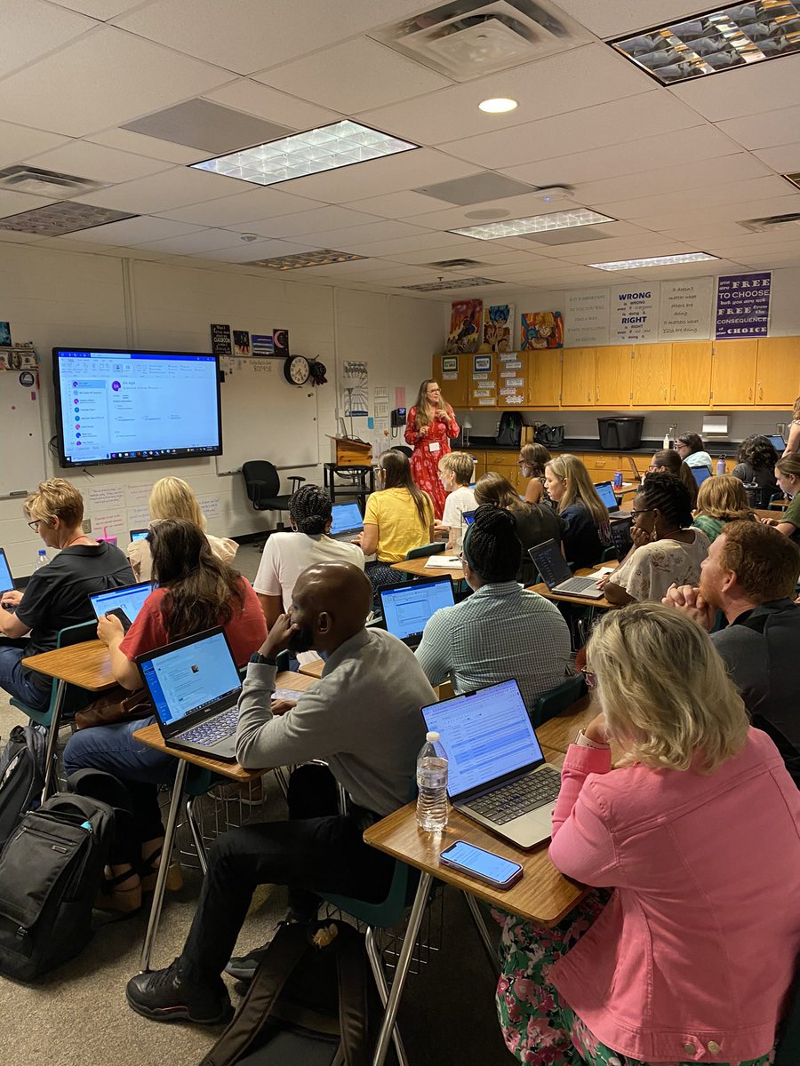 Full house for Work Smarter Not Harder with Time Saving Tips using Microsoft Products with Camilla Cohn at #CobbInTechCon #engagecobb #CobbSummerCon