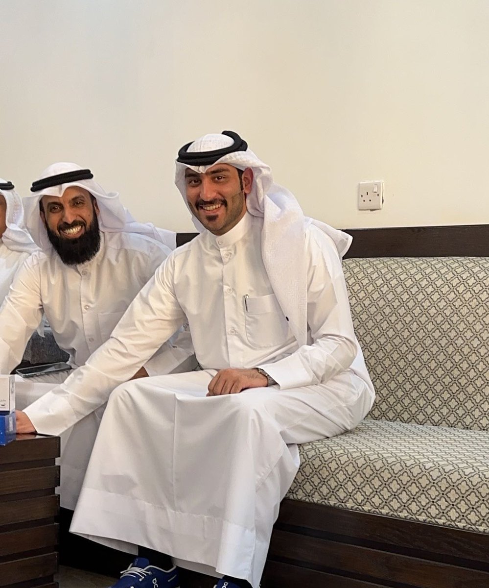 ﴿ وَمِنْ آيَاتِهِ أَنْ خَلَقَ لَكُم مِّنْ أَنفُسِكُمْ أَزْوَاجًا ﴾ 

الحمدلله الذي بنعمته تتم الصالحات 
تم بحمد الله وفضله "عقد قراني"
سائلاً المولىٰ عز وجل لي ولكم التوفيق والبركة . 

اخوكم / يـوسف جواد الجـازع