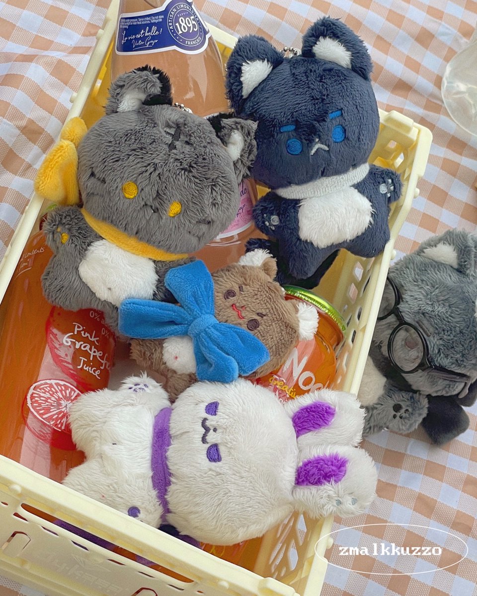 𝕫𝕞𝕒𝕝𝕜𝕜𝕦𝕫𝕫𝕠✨수요조사

🗓𝟐𝟎𝟐𝟑/𝟎𝟔/𝟎𝟐~𝟎𝟗
📝witchform.com/demand_form.ph… 
즈멀꾸쪼 수요조사를 진행합니다.🥳
수요조사에 따라 제작 여부가 결정되니 신중히 작성 부탁드립니다.
Rt 추첨 한 분께 원하시는 쪼꾸멀즈 한마리를 보내드립니다.

(나머지 친구들은 🏖️휴가중 입니다.)