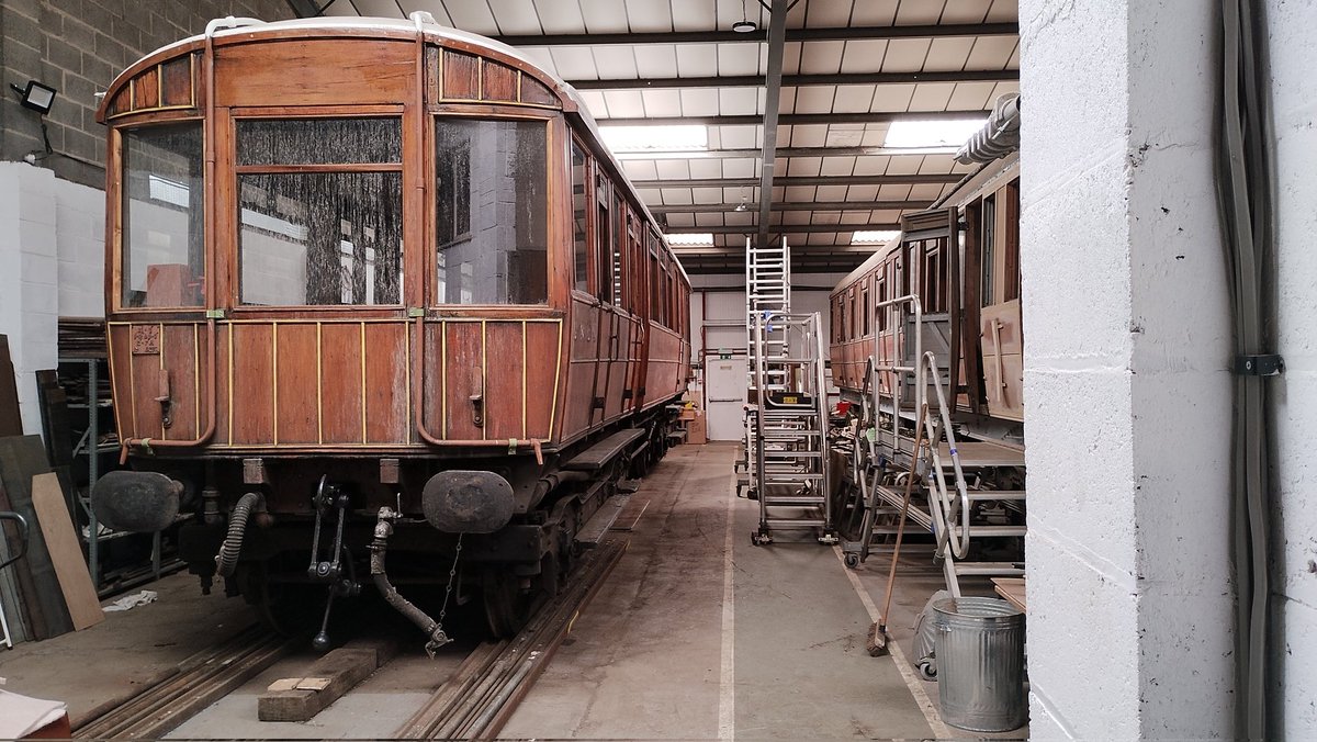 My (next) carriage awaits. Great Northern Railway No. 3087 of 1909.
<a href="/LNERCA/">LNER Coach Assn</a>
