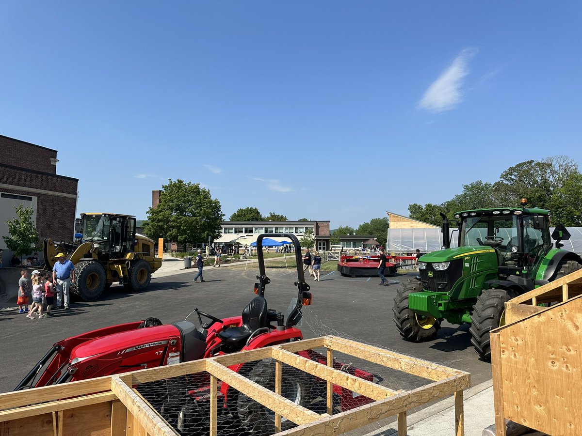 @bkwschools Ag Day is underway! Baby Animals✅ Tractors (and rides)✅ Hands on activities ✅ Super excited elementary students (and MS/HS students teaching!) ✅✅ @NationalFFA @Mike_Photograph @theAEnews