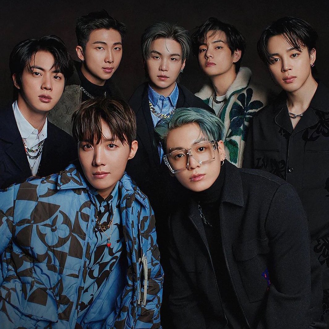 updatecultura's tweet photo. REIS! Atualmente, BTS é o grupo mais pesquisado no Google em 2023. https://t.co/o3FqV55Vrt