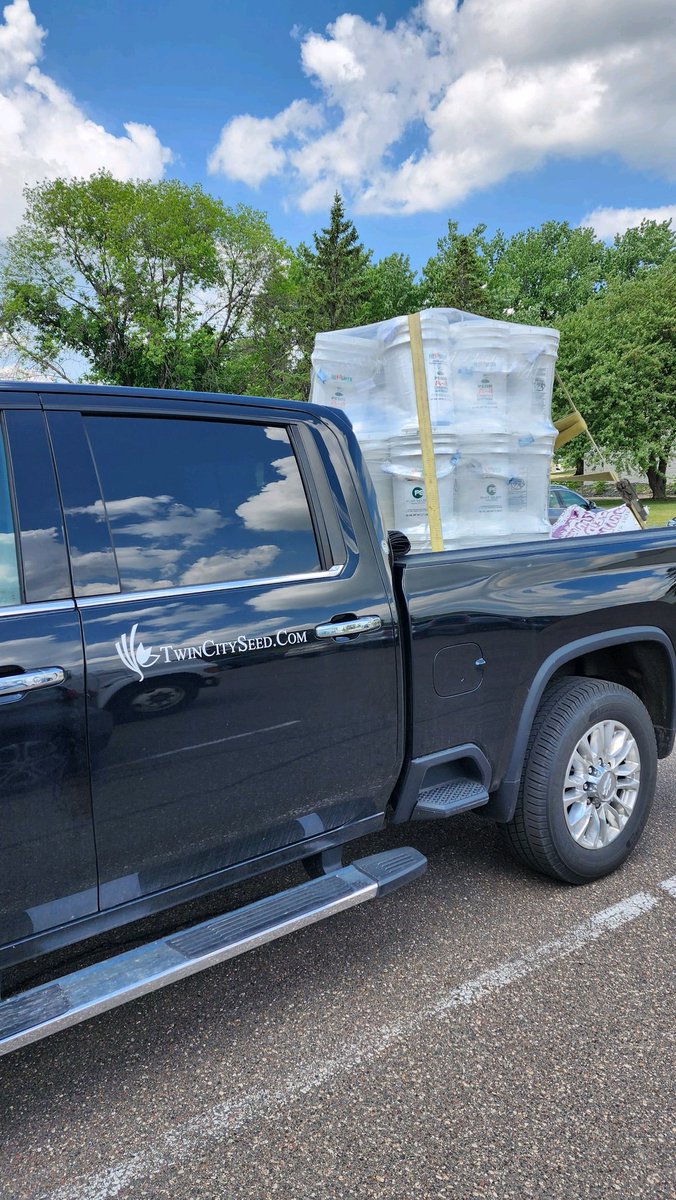 twincityseed's tweet photo. Just delivered a fresh batch of Pure Select and A4 @T2GBentgrass @T2GTurfGuy to Windsong Farm Golf @DailingJon @DuininckGolf. Can't wait to see the new course transform into lush, velvety carpets of green. Here's to perfect putts and a pristine playing surface! #seedthedifference https://t.co/R06zX5sxCZ