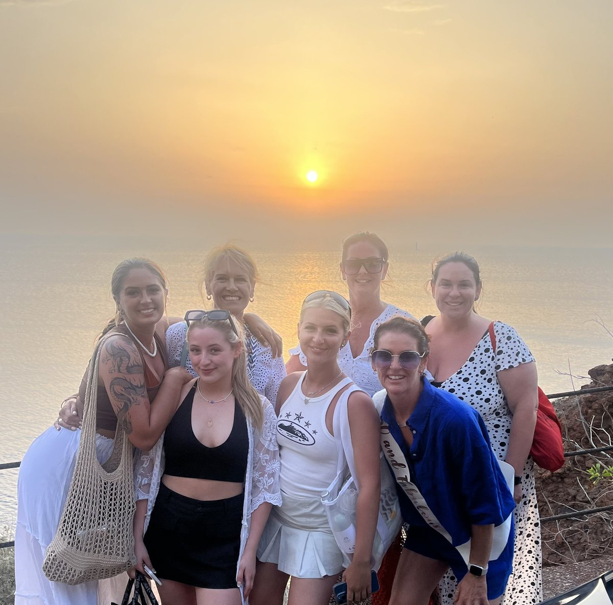 NatalieLogan5's tweet photo. @SullyK_23 @jennabil @grace_logan8 @ktaylor83 https://t.co/2HeNQwCuE0