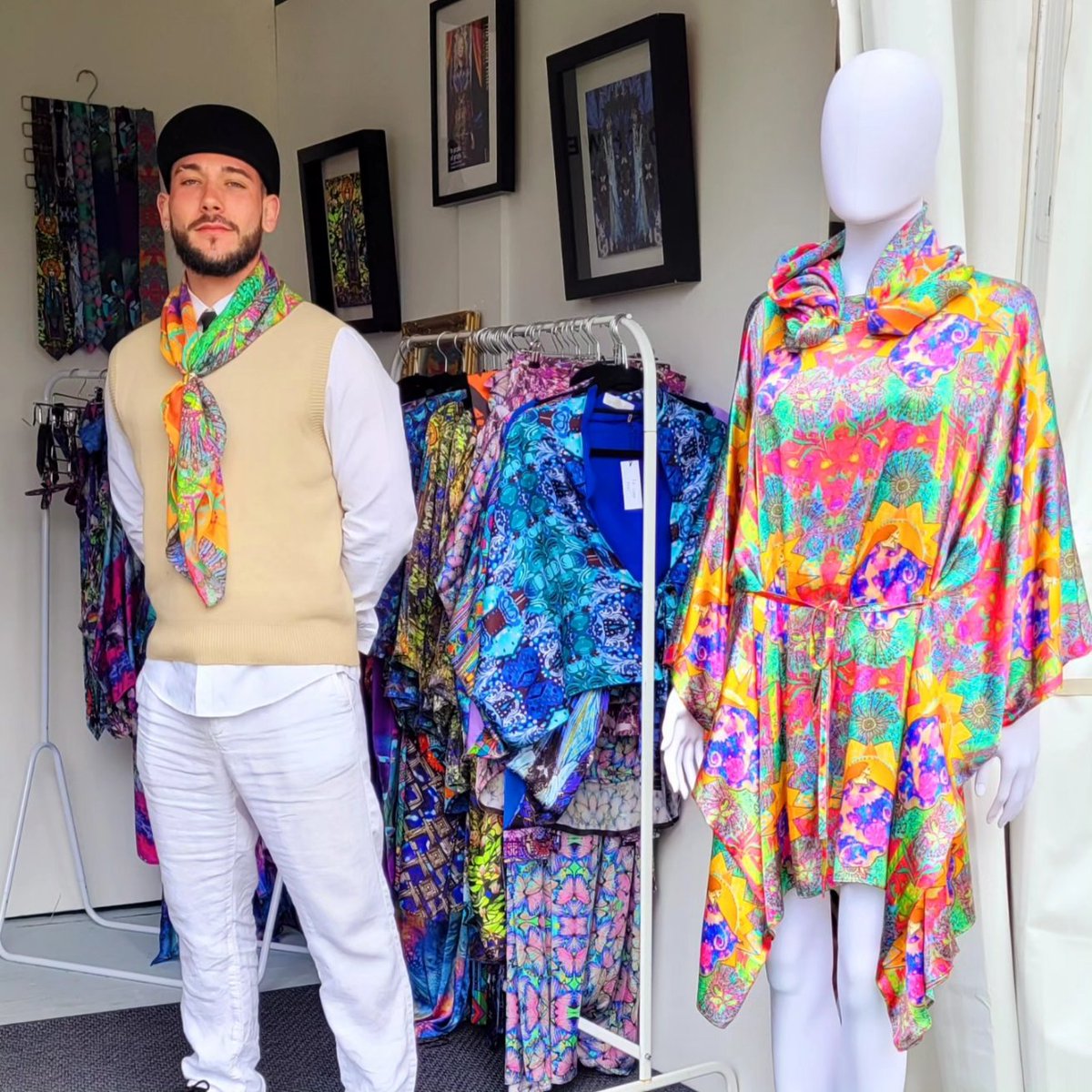 jrothwelldesign's tweet photo. Day 2 at the wonderful @BordBiaBloom Great Irish Design and Craft at the craft village @DCCIreland #madelocal #loveirishdesign #wearableart #bloombordbia #IrishDesign #irishheritage https://t.co/LzRBBGxiYx