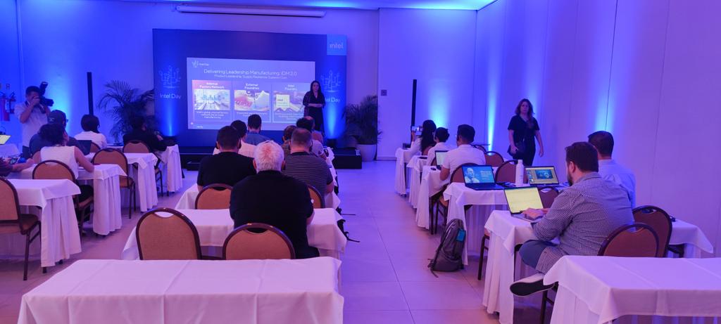 yulderj's tweet image. #AEstaHora #IntelDay. Presentación de la estrategia corporativa de Intel.

#SolarCommunityHub. Manaos  Amazonas Brasil

@Corresponsables
@RedexpertosCyS