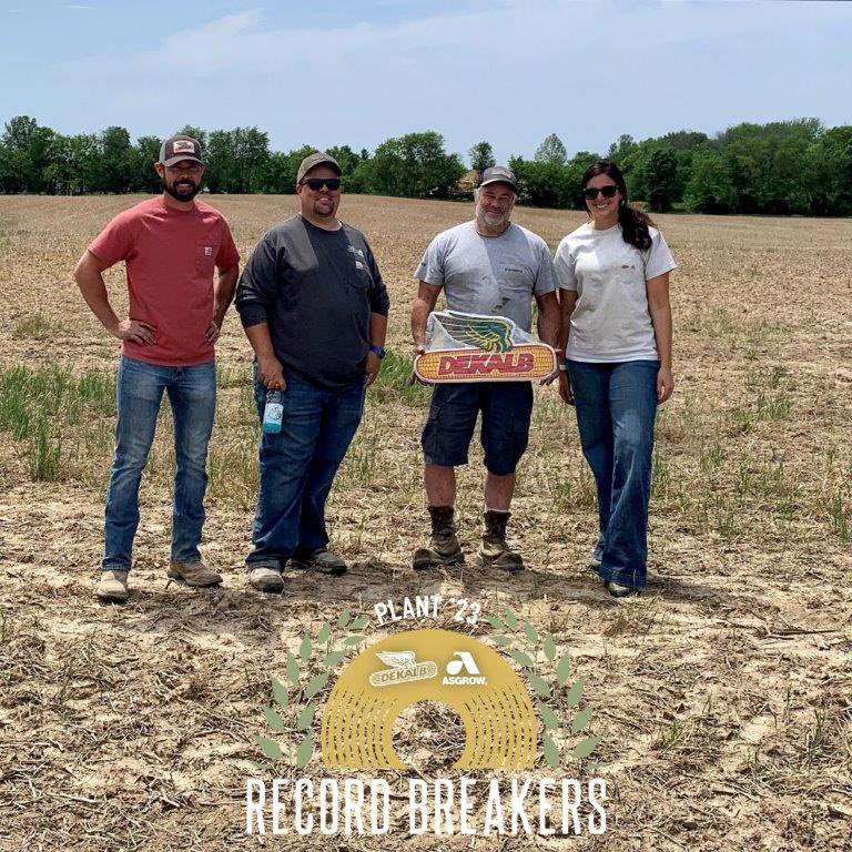 🌟New #DEKALB plot cooperator🌟

Thank you, @FarmsWimp , for testing our #Classof24 and doing a plot for us for the first time! We also appreciate Nutrien Cecilia for the help knocking this plot out on a Saturday as well 💪🏻🌽

#Plant23 #WinningHasRoots #RecordBreakers #BayerUp