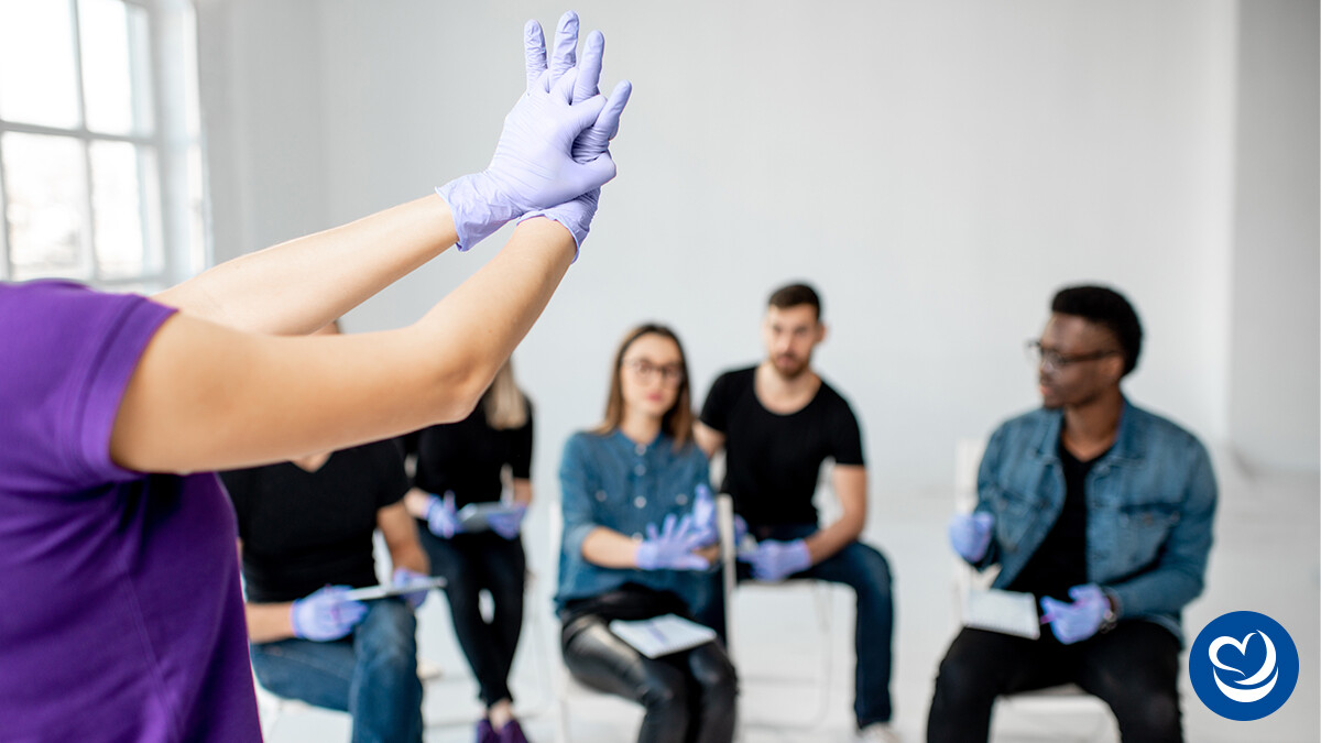 #CPRandAEDawarenessweek: Day 2

Did you know that everyone is equipped with one of the most powerful life-saving tools available? It's your hands!

By learning CPR you can use your hands to pump blood and oxygen to a person's vital organs, keeping them alive until help arrives.😀