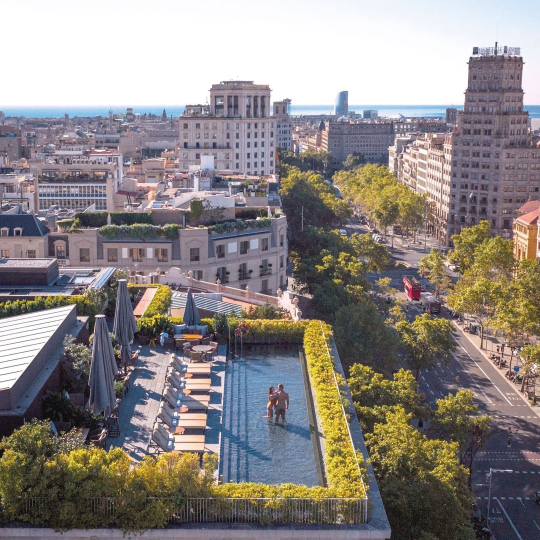Mandarin Oriental (@mo_hotels) on Twitter photo Take in sprawling city views of Barcelona’s Passeig de Gràcia as you sip on sangria and savour a mid-afternoon swim at <a href="/MO_BARCELONA/">Mandarin Oriental</a>’s Terrat rooftop. Tap to save your spot: ow.ly/N6Hp50OCM3C #ImAFan Take in sprawling city views of Barcelona’s Passeig de Gràcia as you sip on sangria and savour a mid-afternoon swim at <a href="/MO_BARCELONA/">Mandarin Oriental</a>’s Terrat rooftop. Tap to save your spot: ow.ly/N6Hp50OCM3C #ImAFan