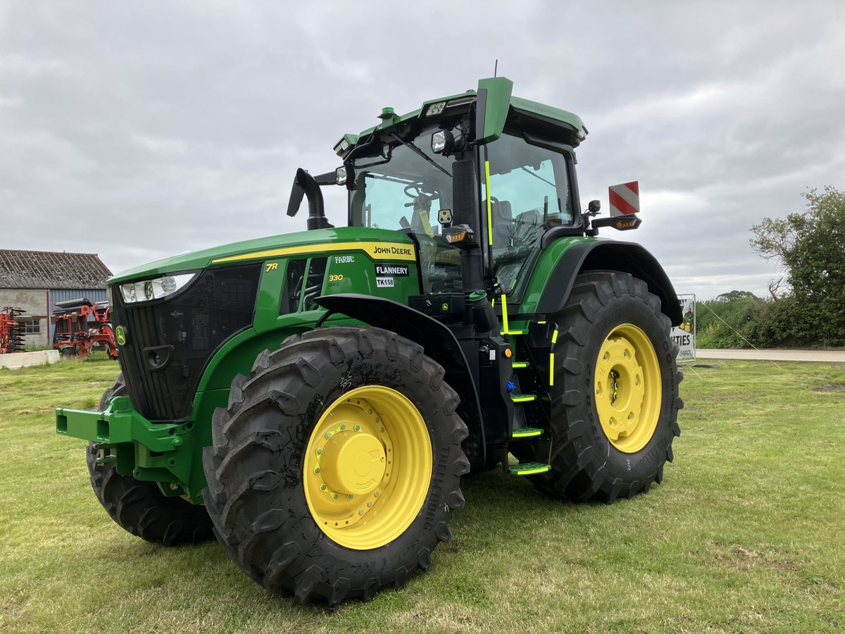Farol Ltd on Twitter "Flannery Friday! This John Deere 7R330 is