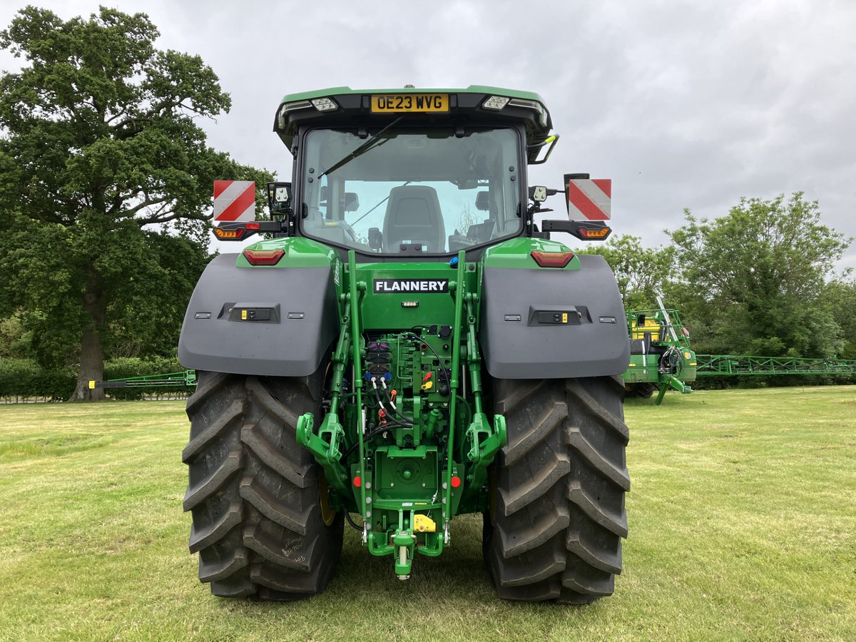 Farol Ltd on Twitter "Flannery Friday! This John Deere 7R330 is