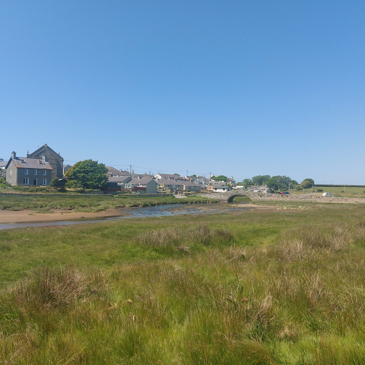 Vaughan_Wms's tweet photo. #Beffro #Aberffraw
Am bentref hyfryd, Ynys Môn. 🏴
Gwlad @Tudur https://t.co/2SRwMh5UEJ